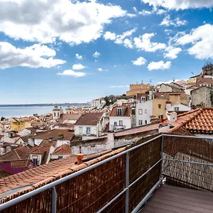 alfama-terrace-360-private-terrace-with-exceptional.hotels-lisbon-portugal.com/